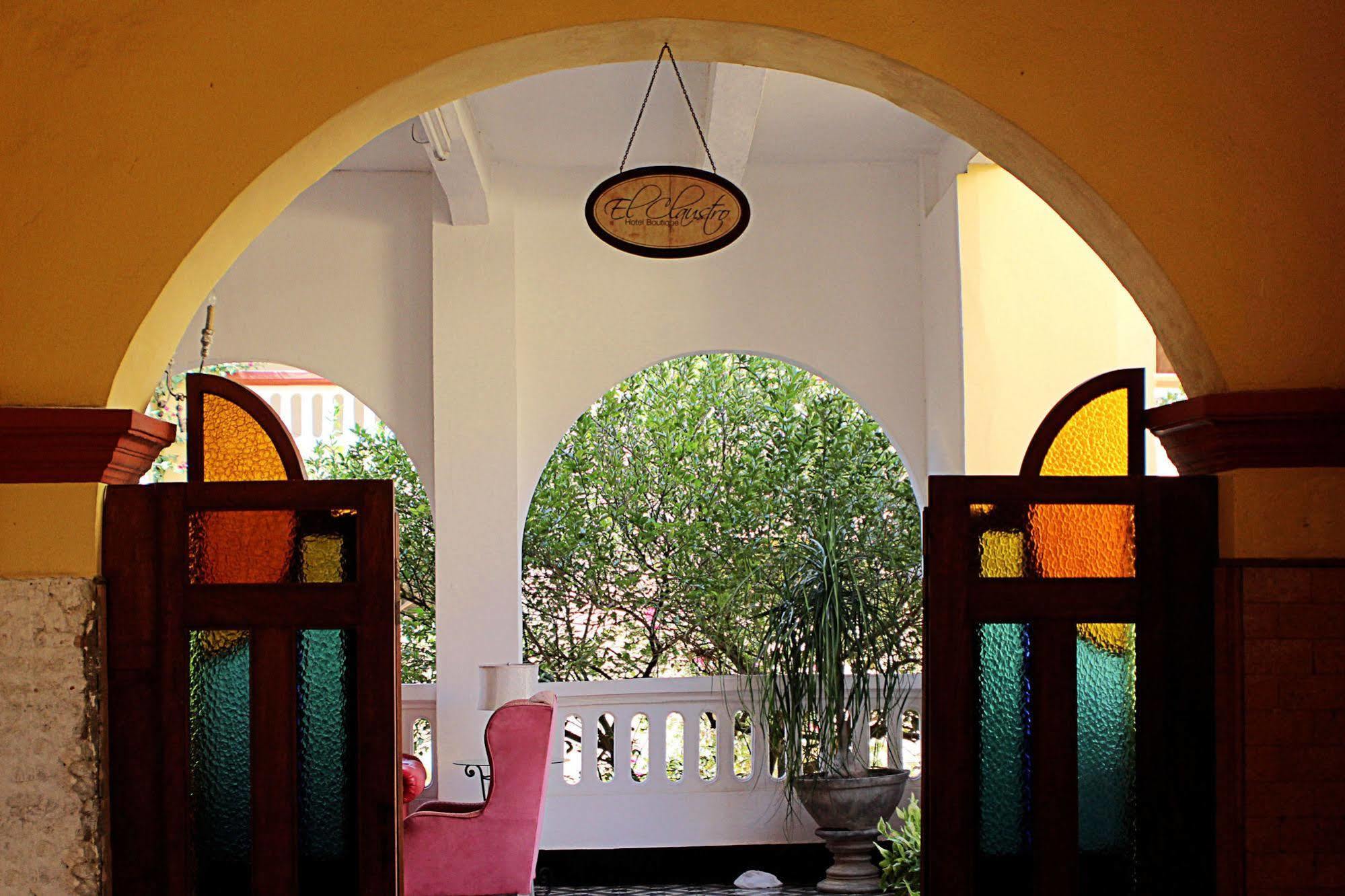 Boutique El Claustro 2*